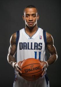 “NBA球员参与慈善比赛，支持社会弱势群体”.