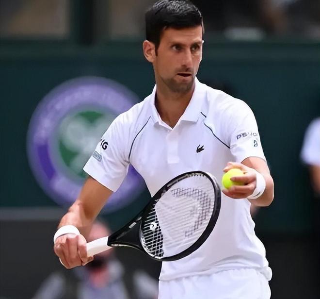 阿斯：罗本完成笼式网球比赛首秀，并在首场比赛中取得胜利